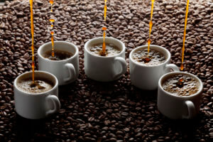 Un assemblage de cafés est particulièrement bon pour le caféexpresso